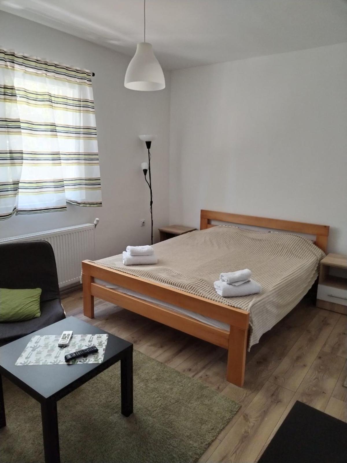 V & V Studio Apartments Ni Cameră foto